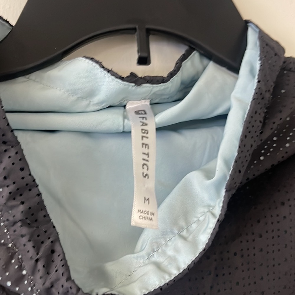 Fabletics medium women’s jacket - Picture 3 of 10
